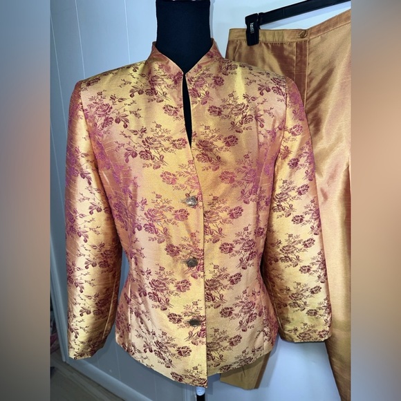 VINTAGE Gold Floral Brocade Jacket and Pants Set - Picture 3 of 10